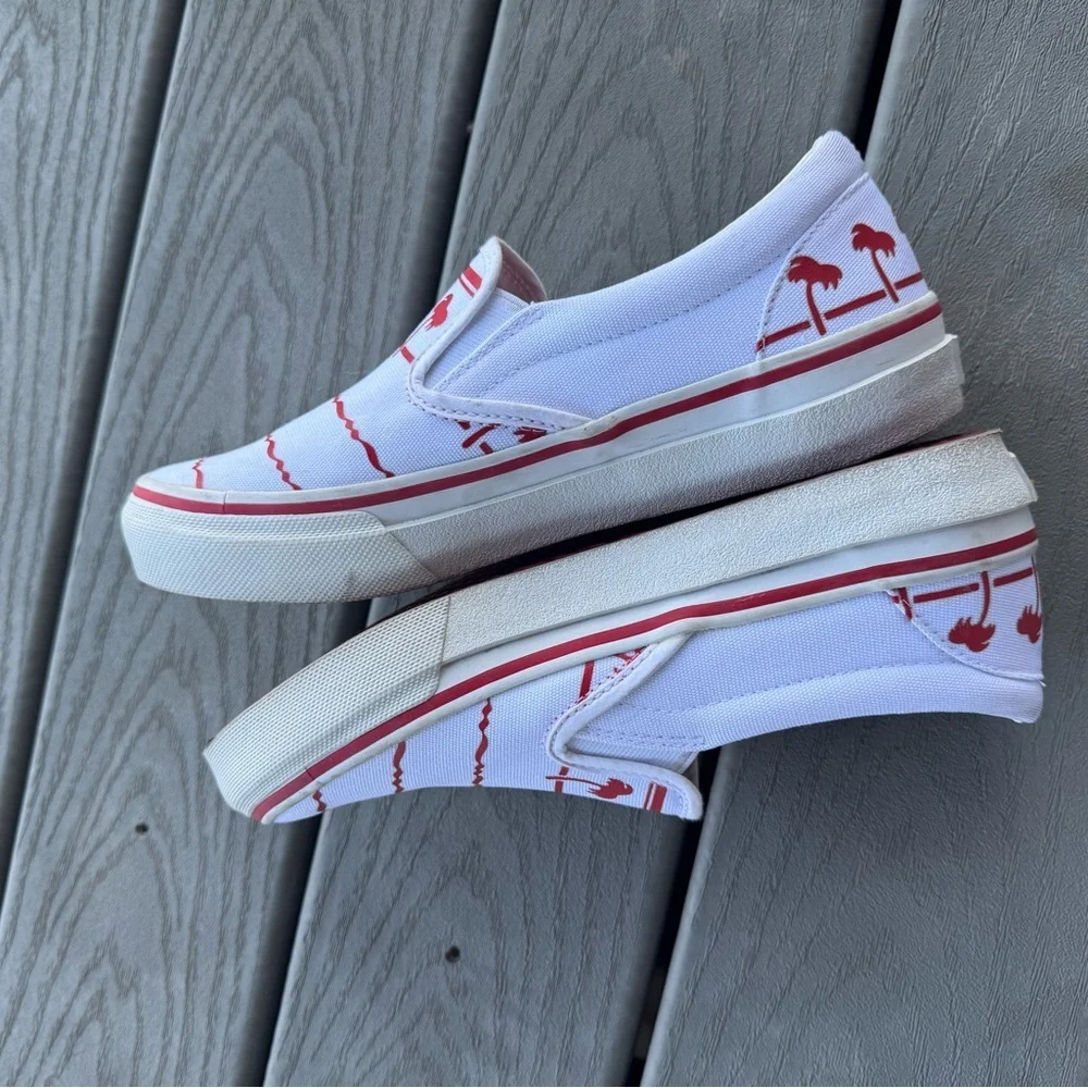In-N-Out Burger Slip On Sneakers White Red Palm Print Size 7 men/8.5 women